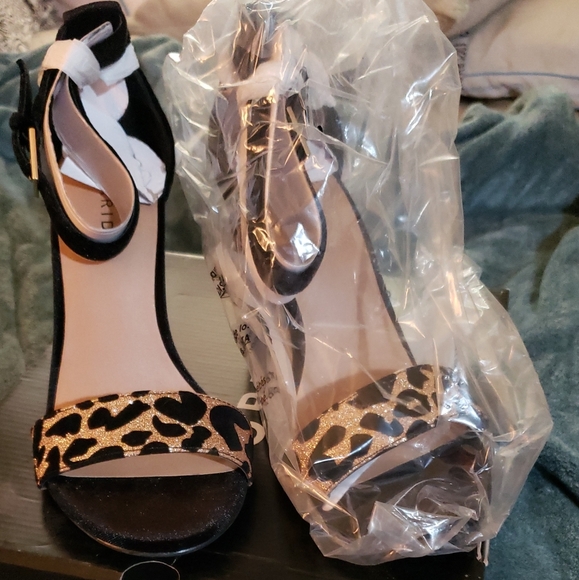 Brand new Cheetah velvet block heels - Picture 3 of 3